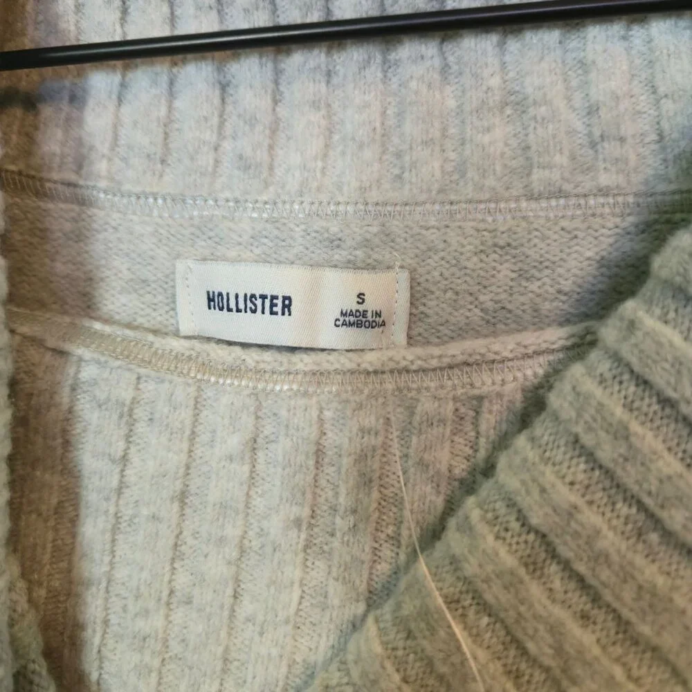 Hollister sweater womens Small light-gray cropped turtleneck NWT
